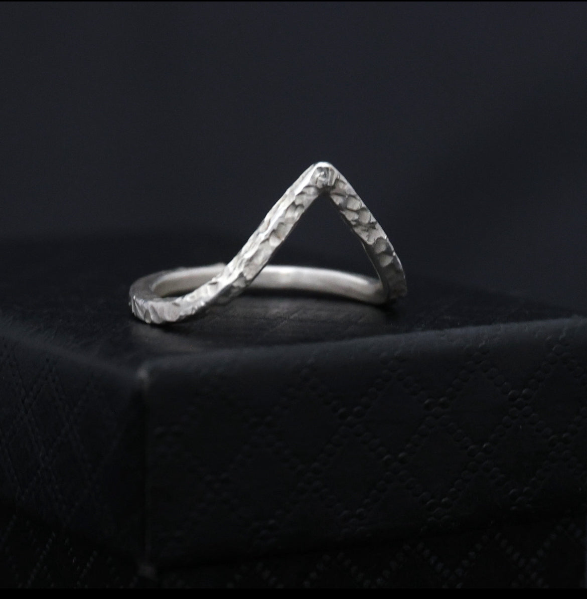 Textured wishbone ring